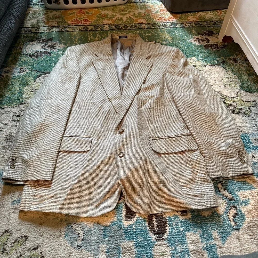Men's Executive Collection by Tom James Tan silk wool, linen blend Blazer jacket